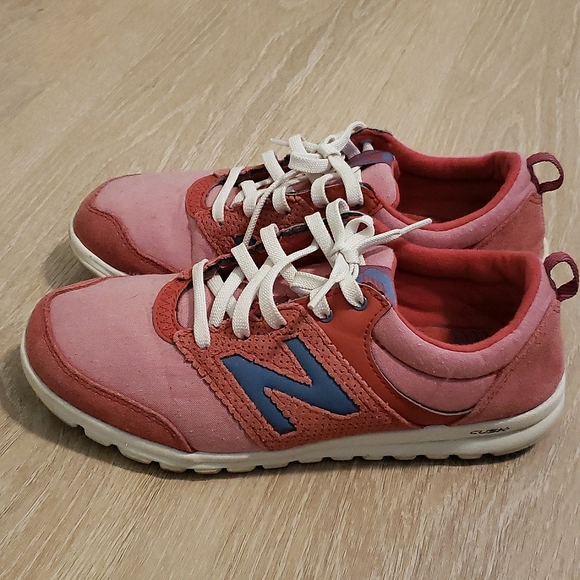 New Balance size 7 sneakers - Picture 1 of 4